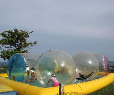 Evento de AquaBolas en una fiesta de la ciudad